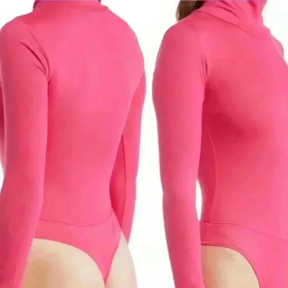 Love, Fire Women’s Hot Pink Mock Turtleneck Bodysuit, size Large - Picture 2 of 5